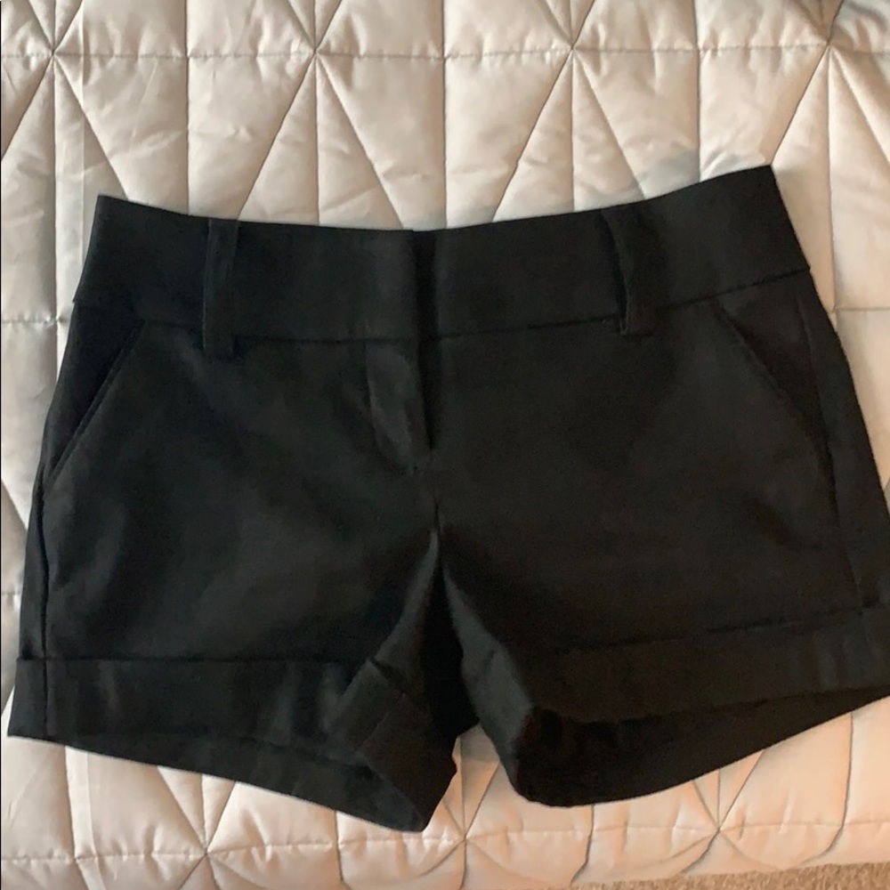 Black Linen Short 11”